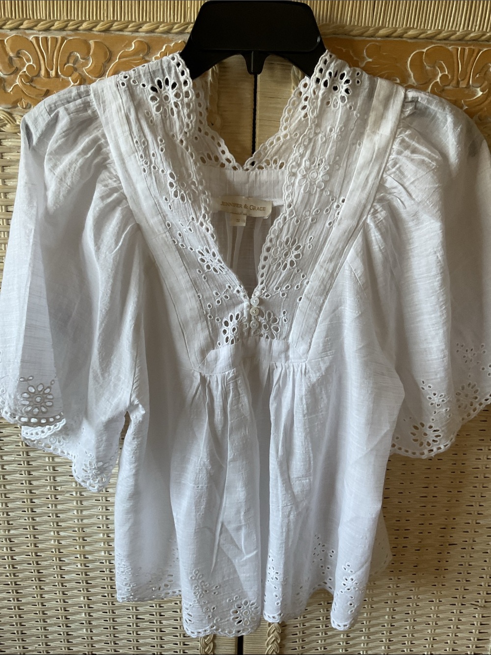 Jennifer & Grace eyelet peasant top NWOT - Picture 9 of 9